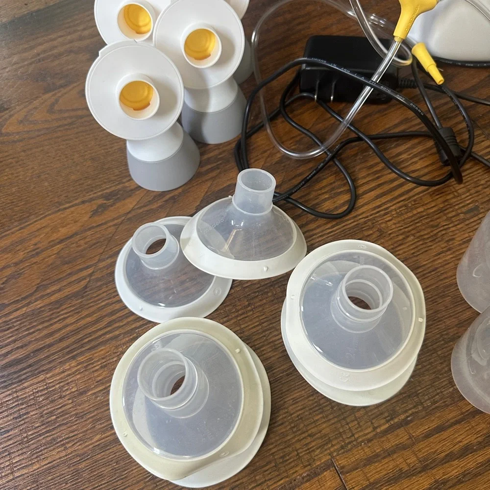 Medela Breast Pump Set - Picture 5 of 5